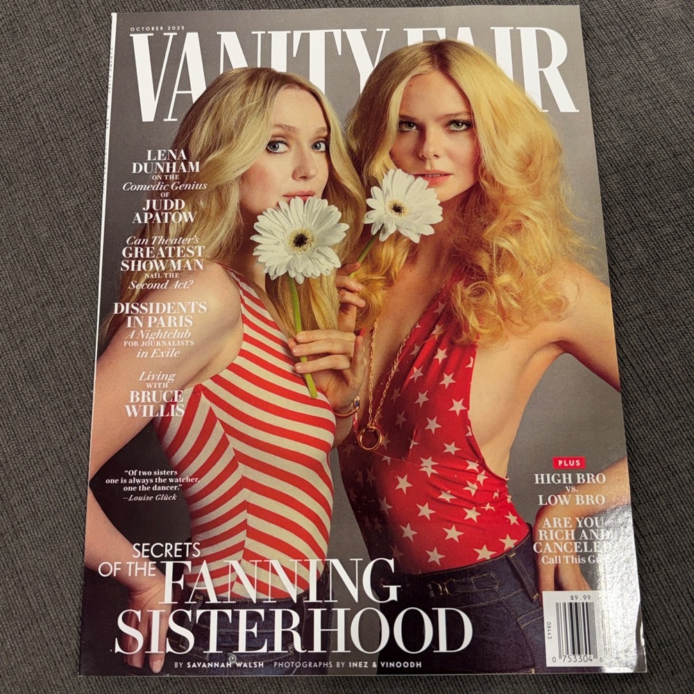 Vanity Fair Magazine - October 2025 - Dakota & Elle Fanning  NO LABEL  magazines